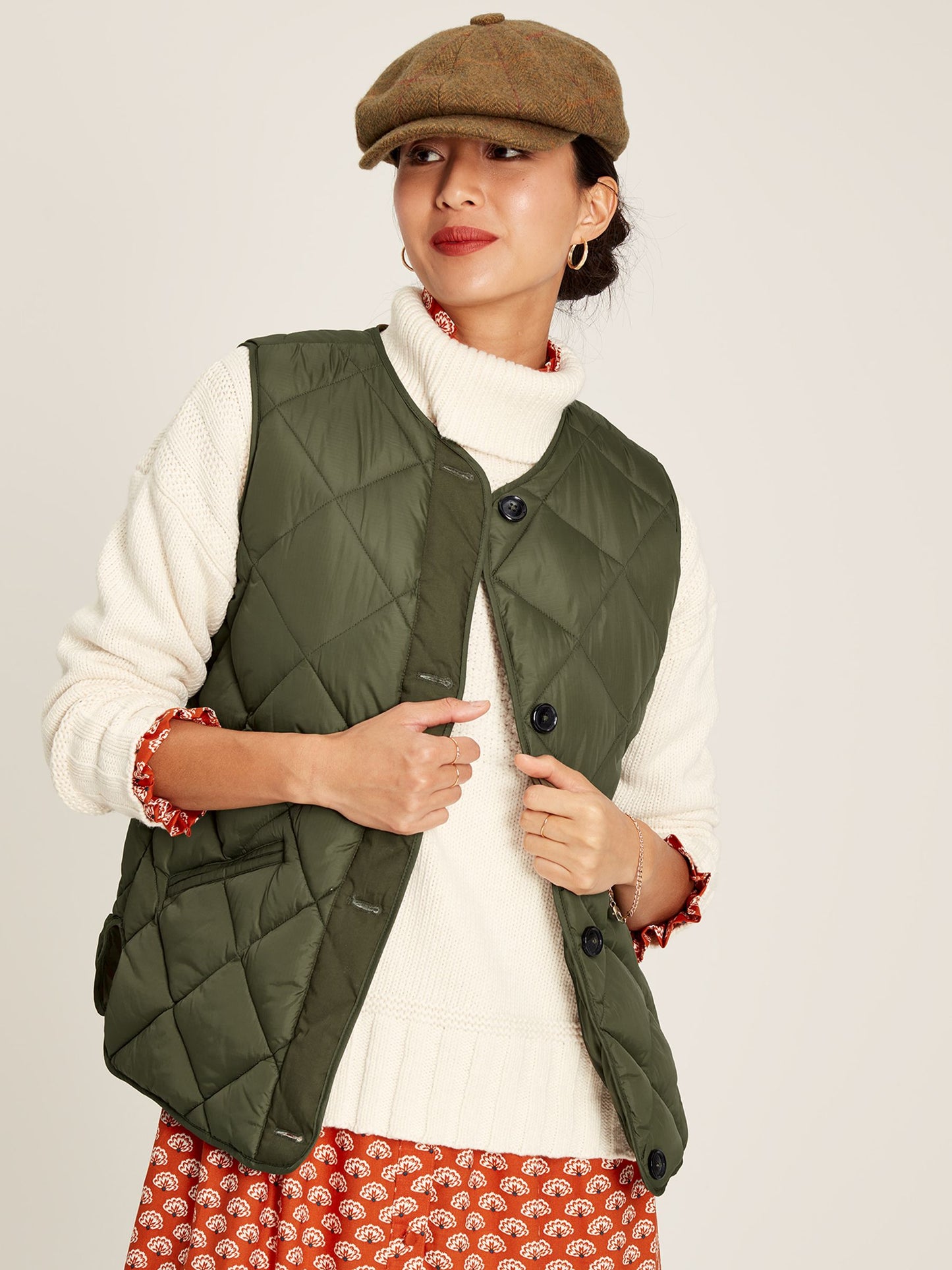 Joules Radley Showerproof Diamond Quilted Gilet with Buttons