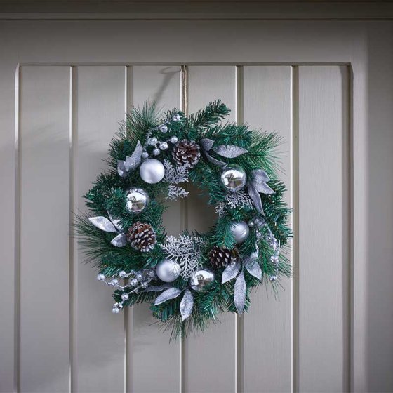 Three Kings Baubly Wreath - Silver - 60cm