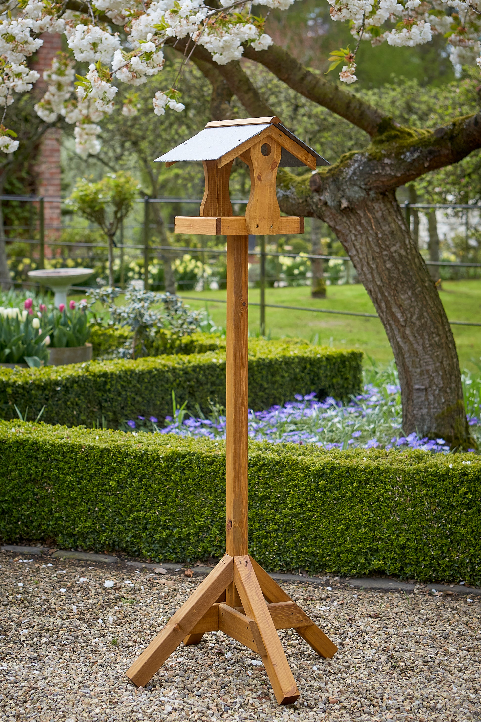 Tom Chambers Clover Bird Table – Sam Turner & Sons