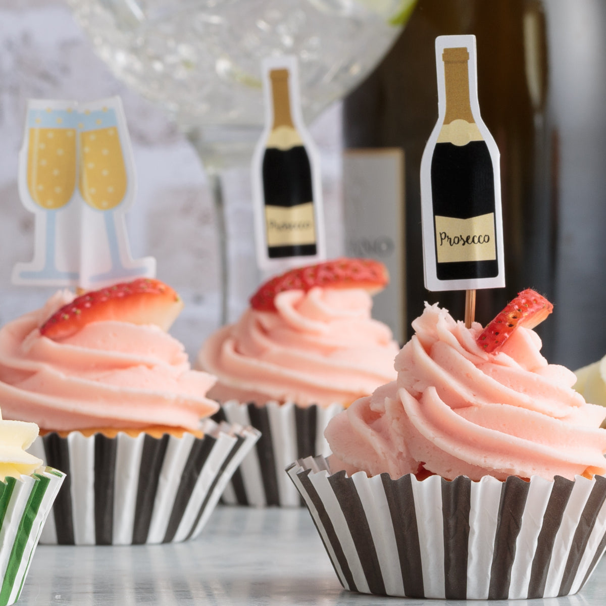 Mason Cash 48 Prosecco Cupcake Case & Toppers