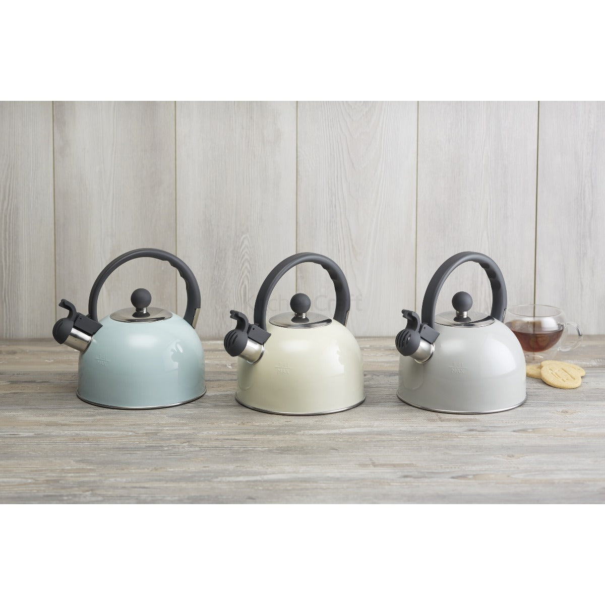 Living Nostalgia by KitchenCraft Antique Cream Traditional Whistling Kettle 1.4L