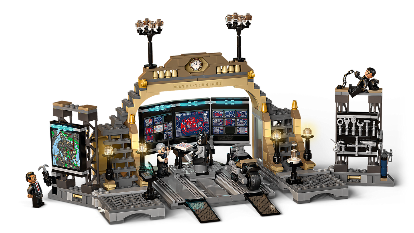 LEGO Batcave: The Riddler Face-off 76183