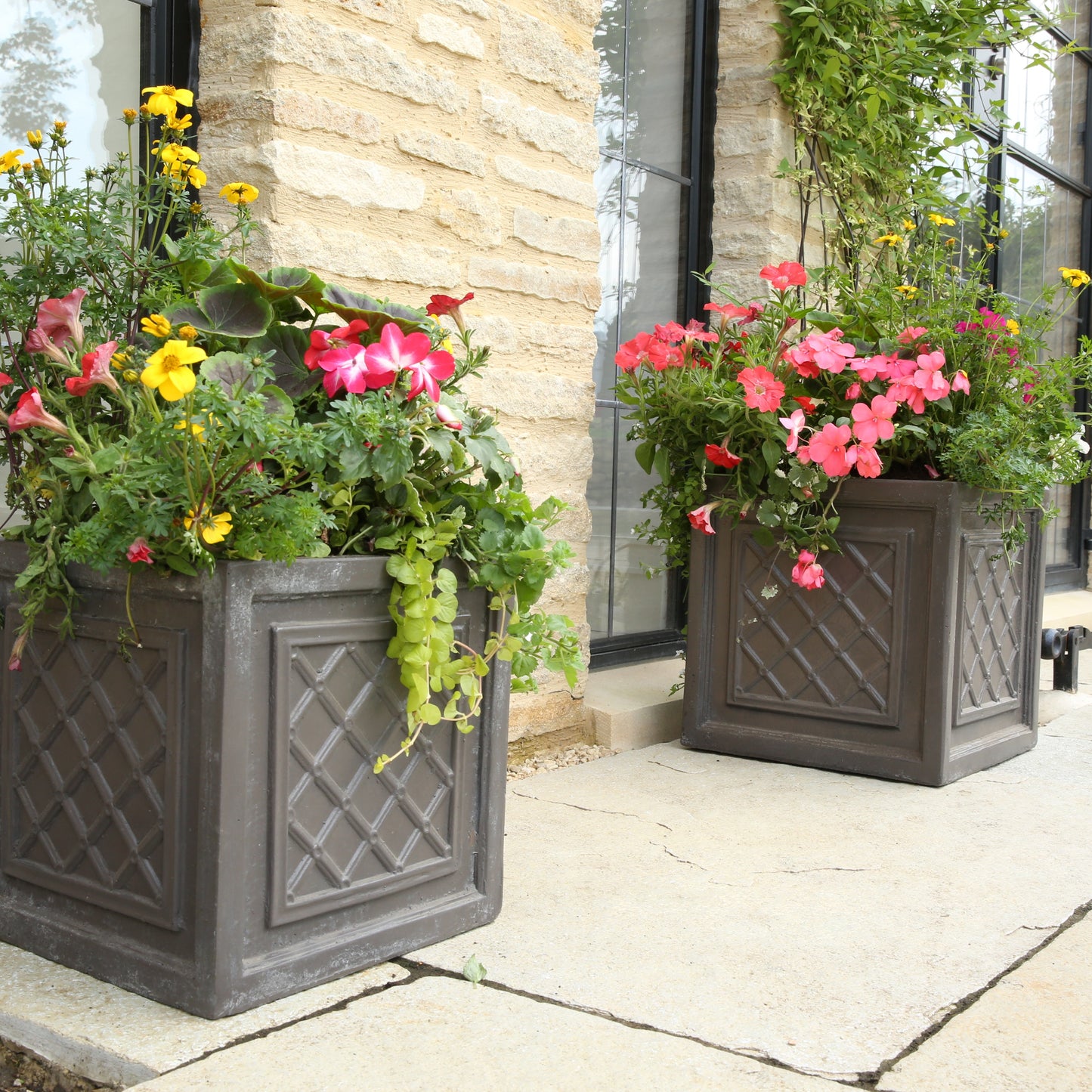 Woodlodge Windsor Planter