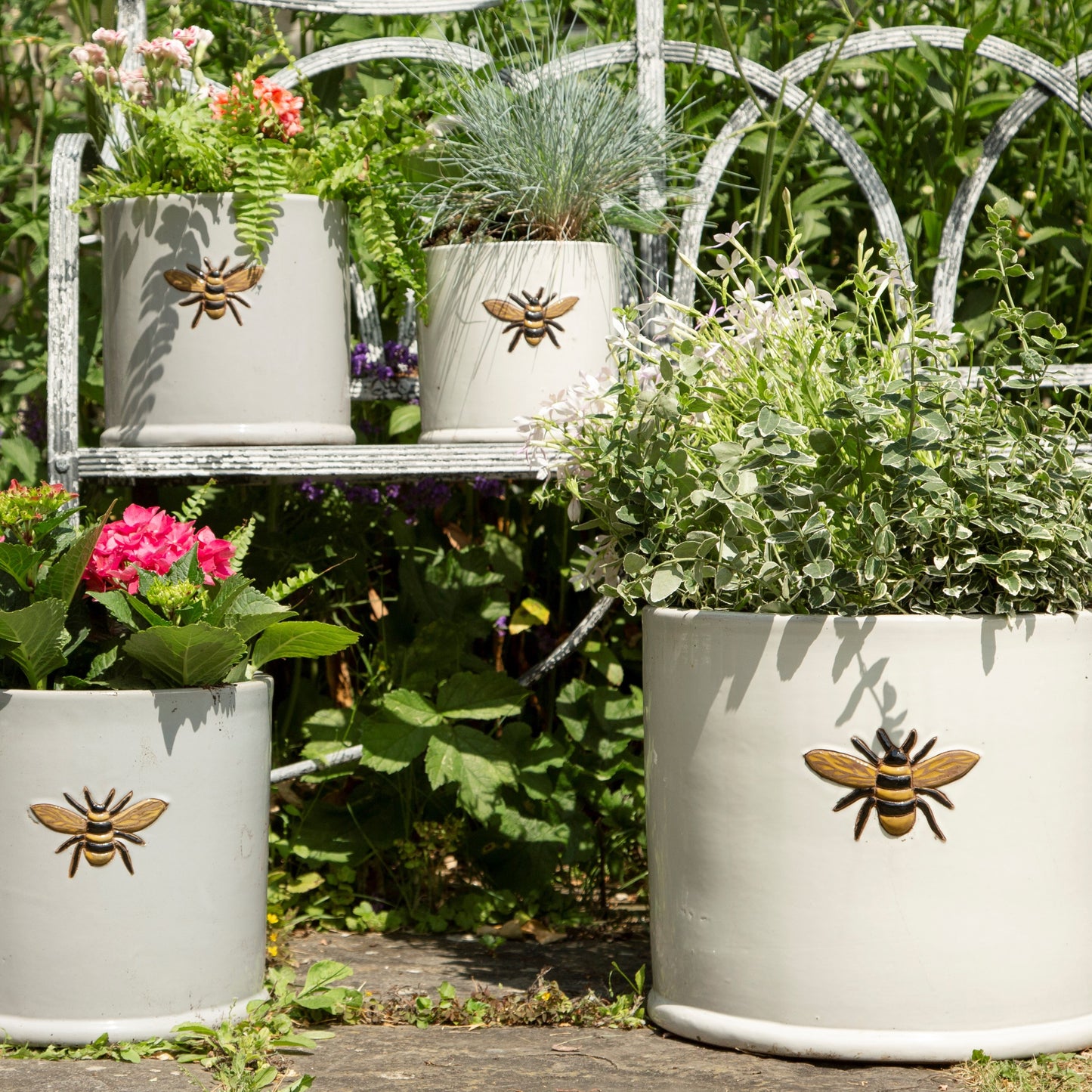 Woodlodge Wisteria Bee Cylinder Planter